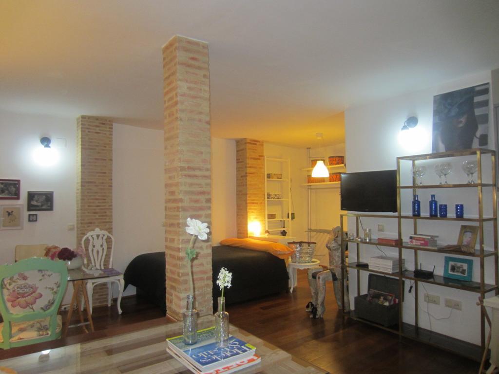 Living Valencia Studio Serranos Διαμέρισμα Δωμάτιο φωτογραφία