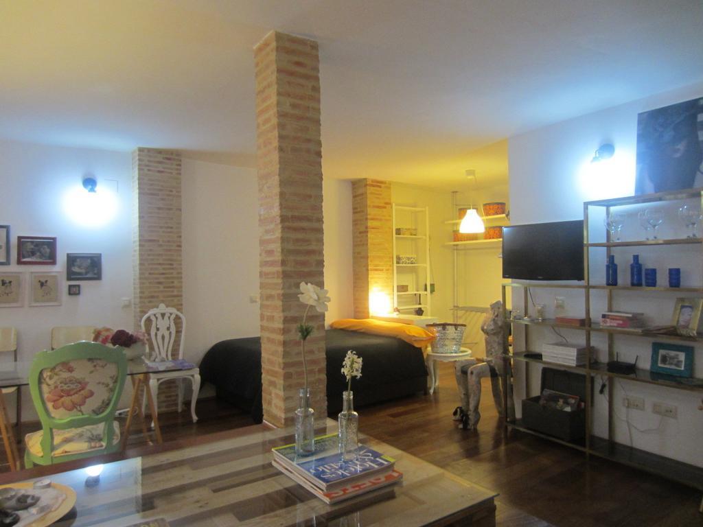 Living Valencia Studio Serranos Διαμέρισμα Δωμάτιο φωτογραφία
